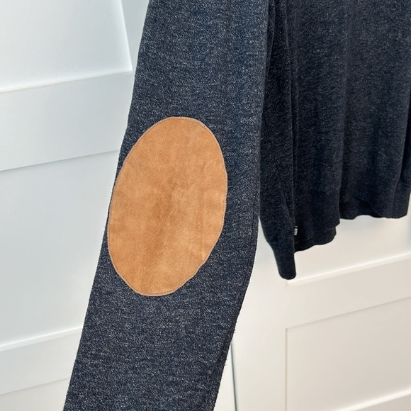 Hugo Boss light sweater - Picture 3 of 6